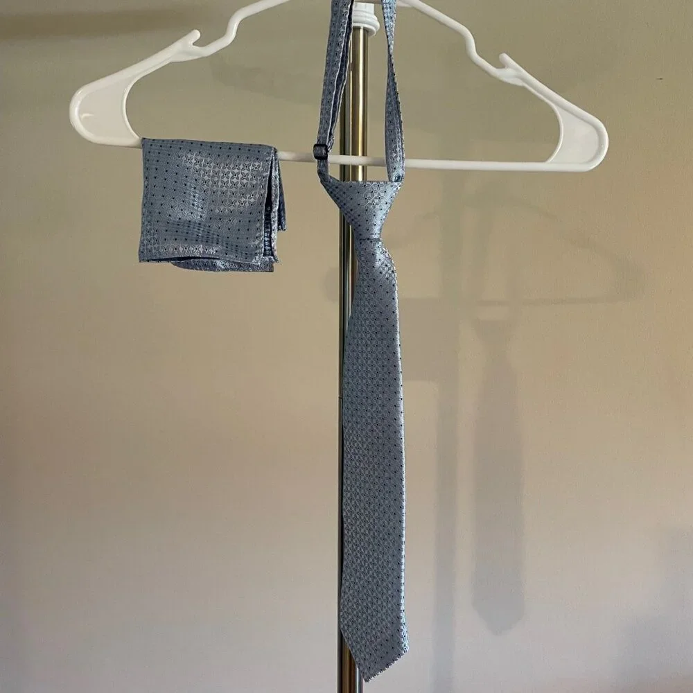 Boy's DiBanGu Pre-tied Adjustable Necktie w/Pocket Square Pre-owned
